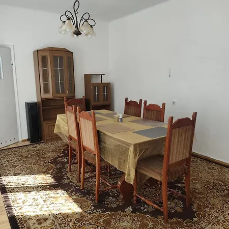 Apartment Centrum Rp 2 *